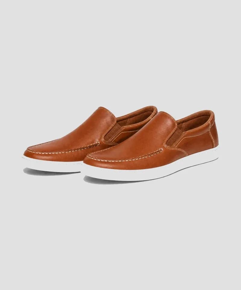 Zapatilla slip-on de cuero cognac — Calzado