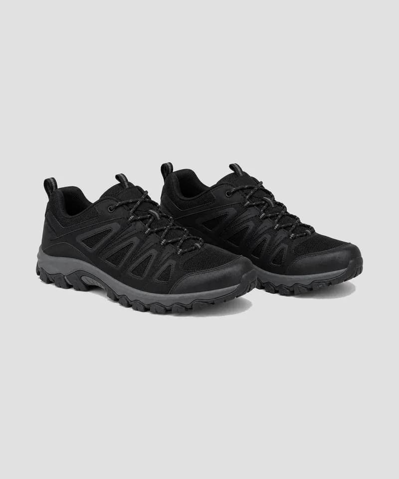 Zapatilla de trekking negra — Calzado