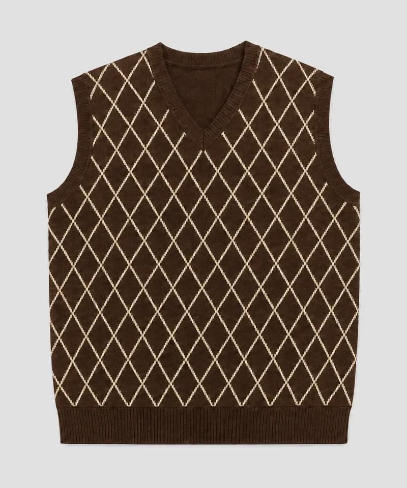 Chaleco argyle chocolate y crema — Sweaters