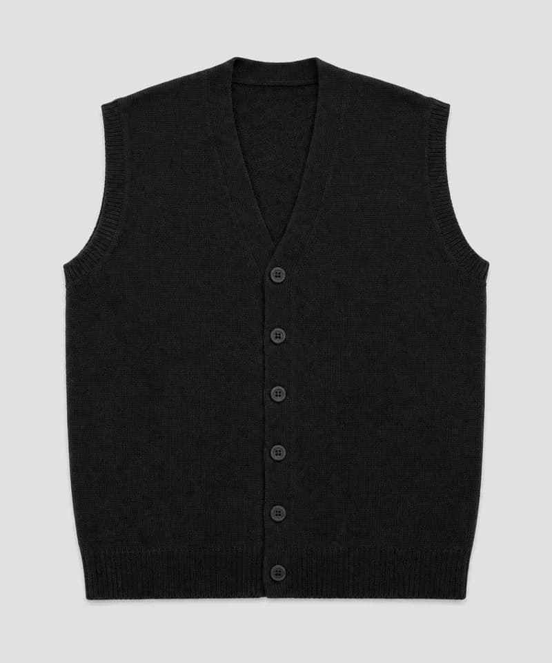 Chaleco escote V con botones negro — Sweaters
