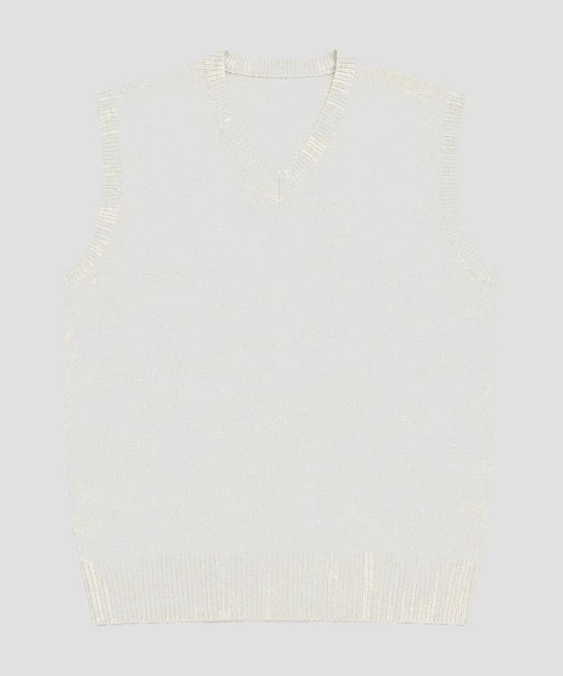 Chaleco escote V crema — Sweaters
