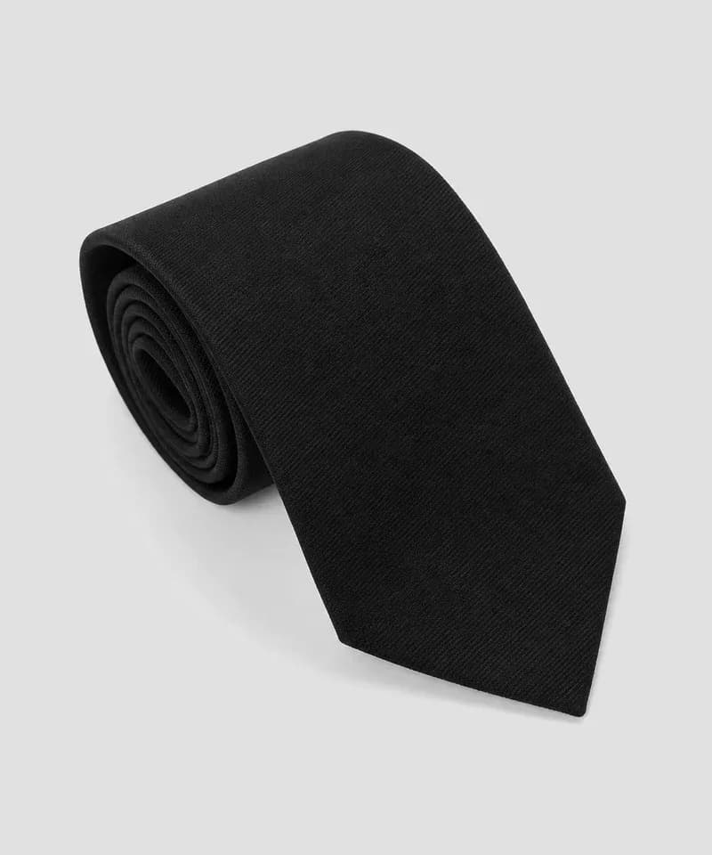 Corbata negra de sarga — Corbatas