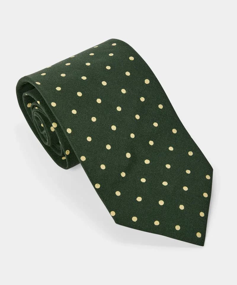 Corbata verde con lunares