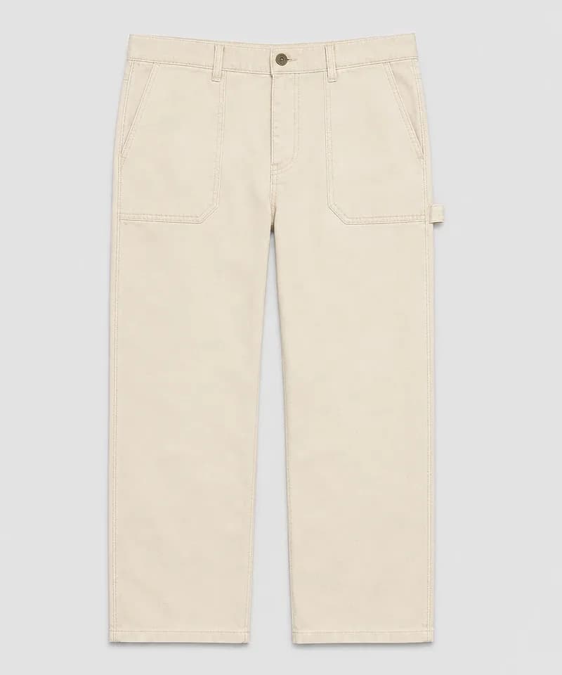 Pantalón carpintero crema con bolsillos aplicados — Pantalones