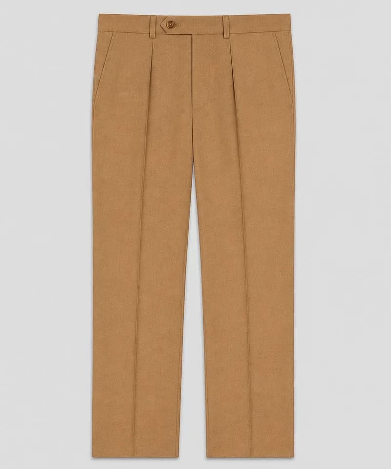 Pantalón de vestir camel con pinzas y raya — Pantalones