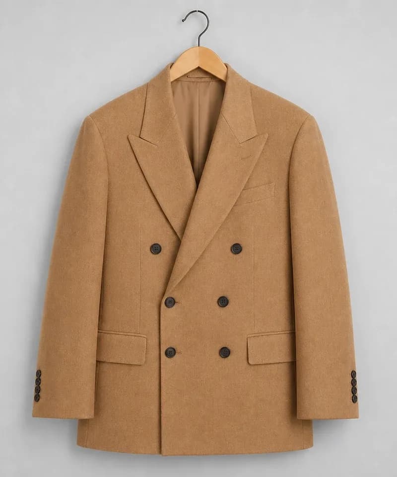Saco cruzado camel con solapa de pico — Sacos