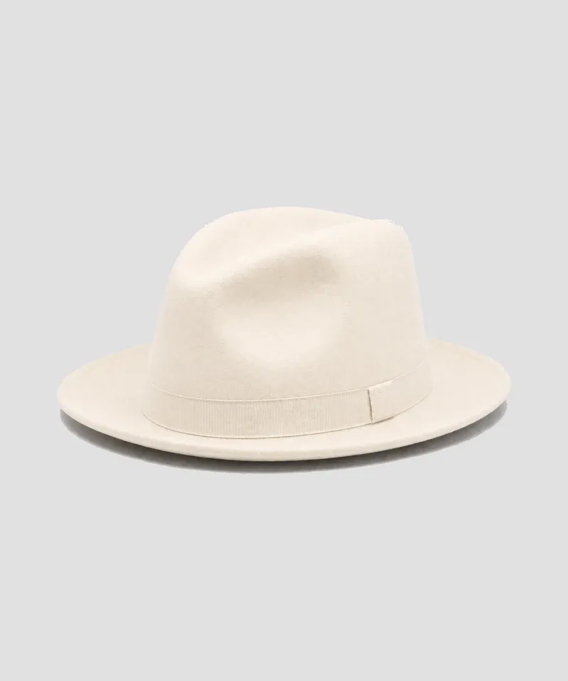 Sombrero de fieltro crema — Sombreros